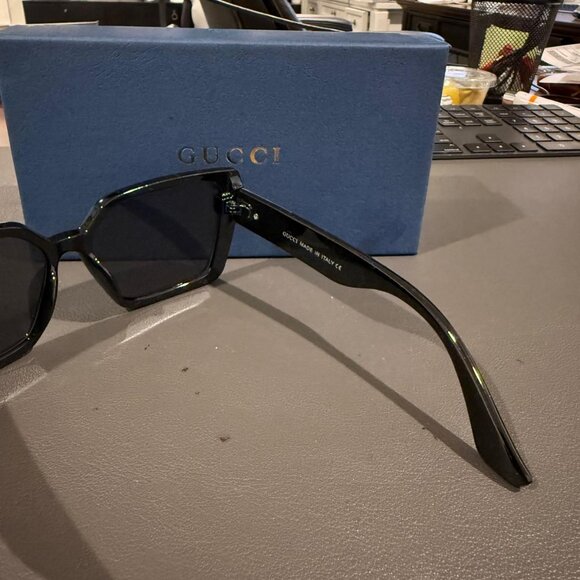 GUCCI GLASES - Picture 4 of 4